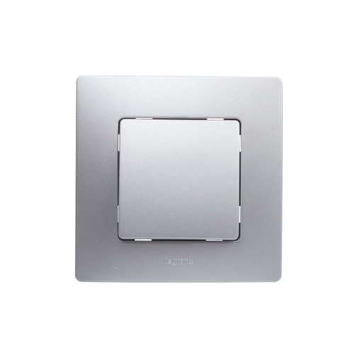 Conmutador plata serie niloe Legrand