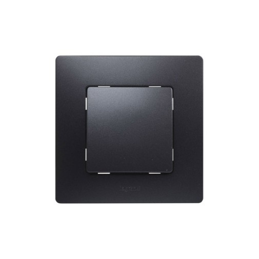 Pulsador negro serie niloe Legrand