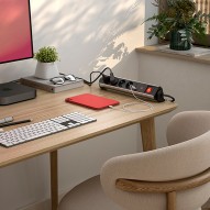 Base mult 4T tt + 3USB c/interrup integrado
