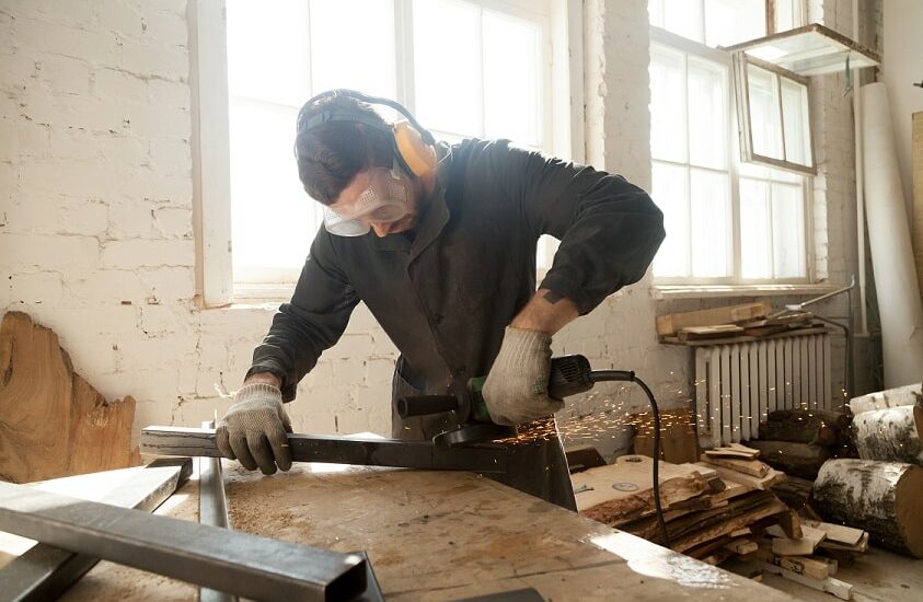 5 prendas de Ropa de Trabajo imprescindibles | MasFerreteria.com