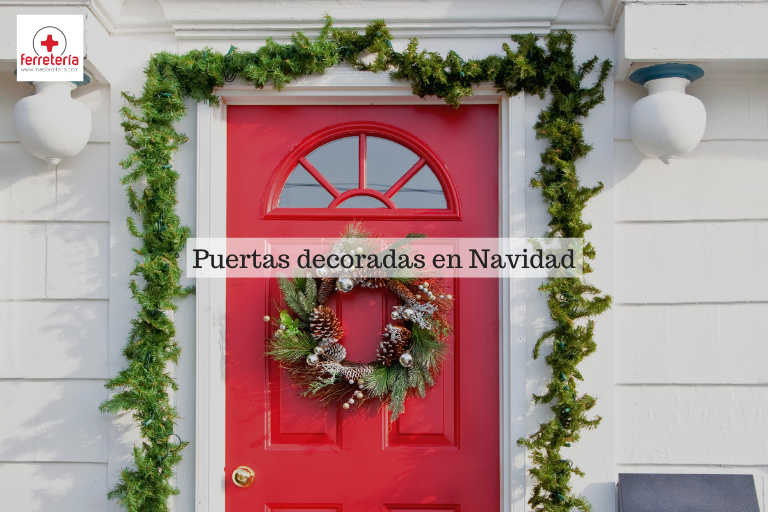 Puertas decoradas en Navidad